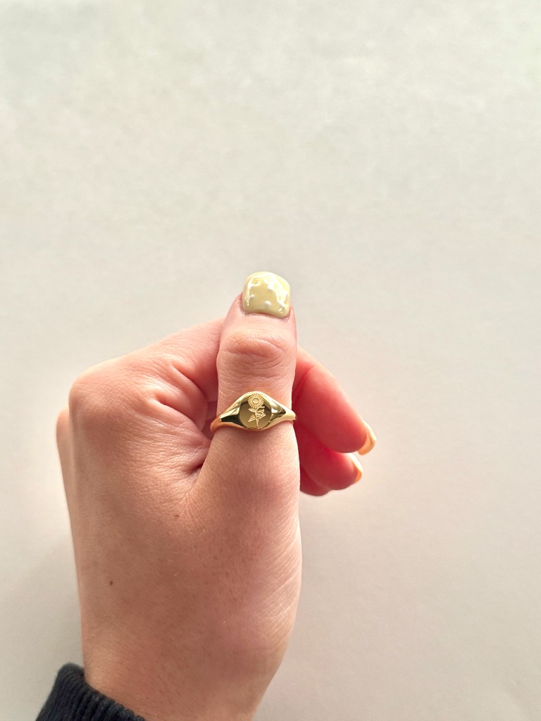 Gold Floral Signet Ring - Elegant Women's Jewelry